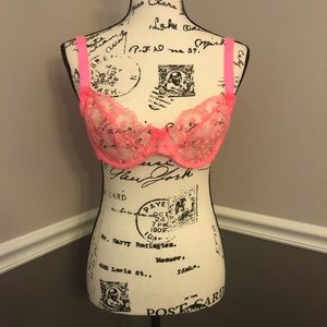 ❤️🍋For love & lemons hot pink daisy lac…